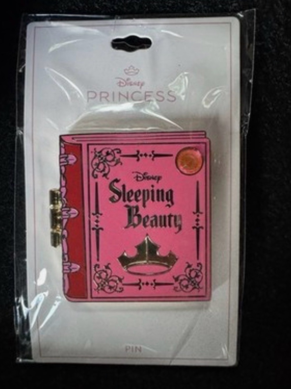 Disney Sleeping Beauty Storybook pin LE 300 Go Pin Pro Exclusive